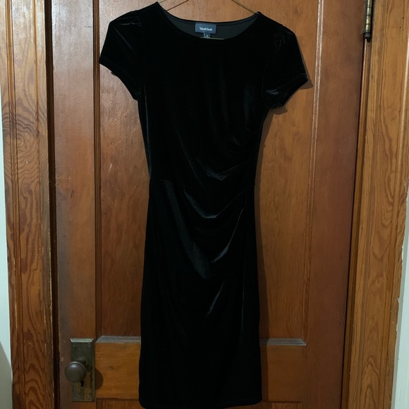 BNWOT ModCloth Dashing Debut Velvet Sheath Dress - Picture 4 of 6